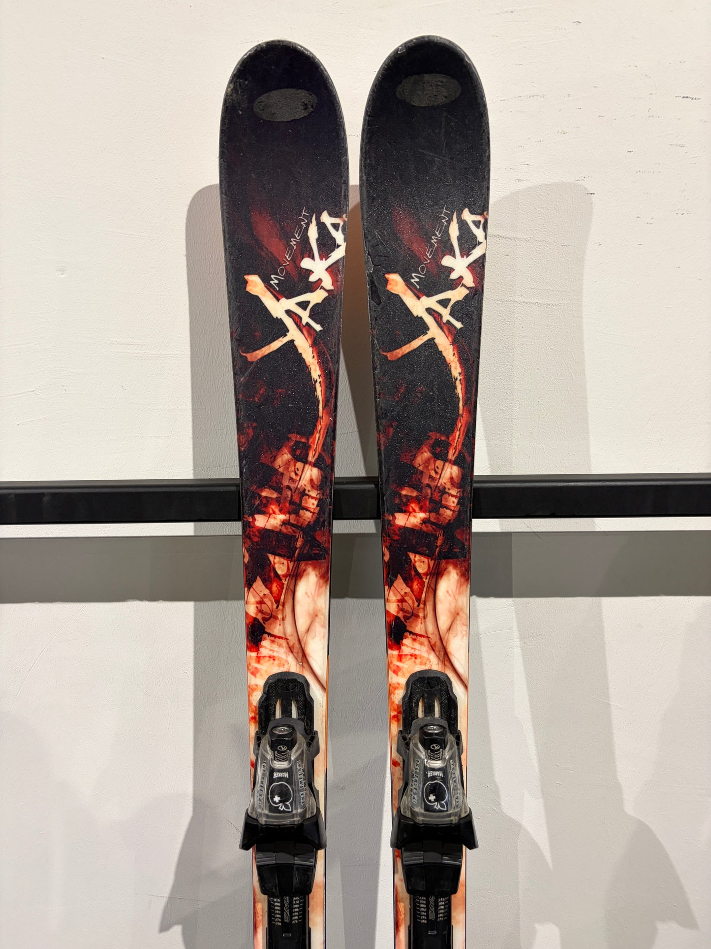 Movement Yaka 157cm