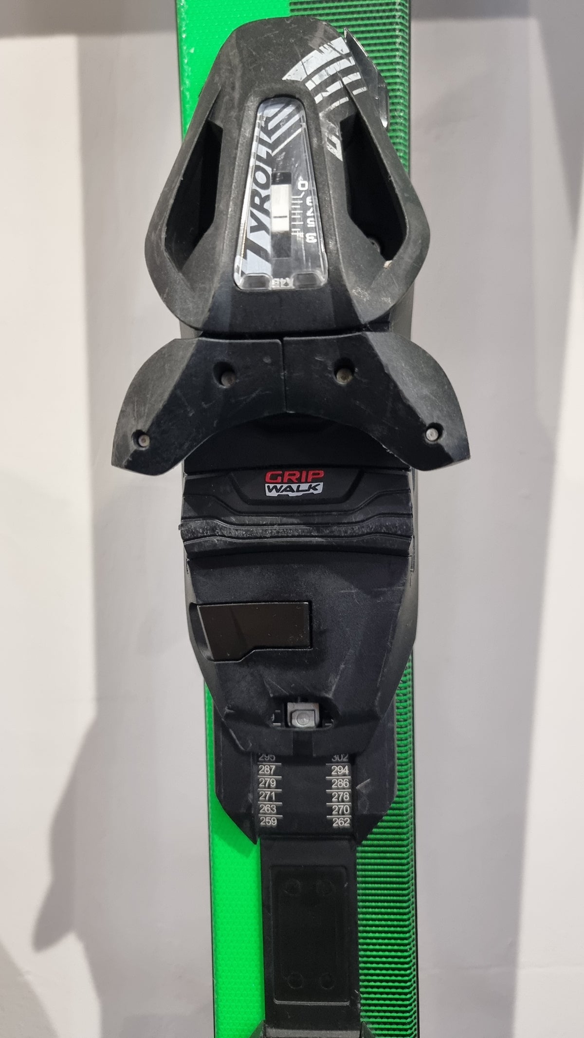 Head V-Shape V5 149cm