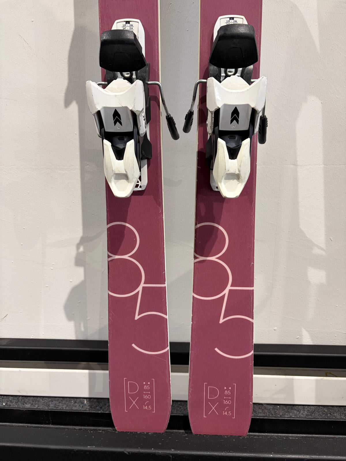 Kastle DX85 160cm