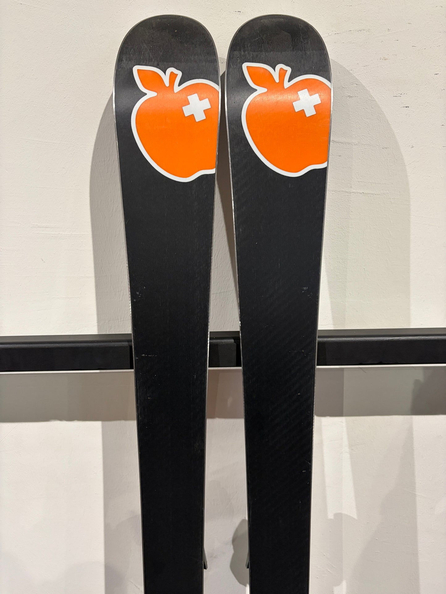 Movement Yaka 157cm