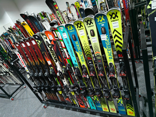 Rek 14: ski's gebruikt tussen 136 - 150 cm