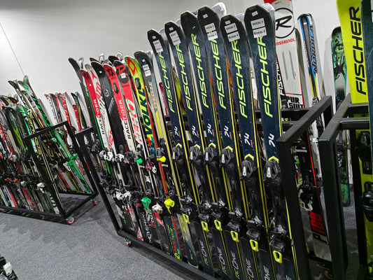 Rek 17: ski's gebruikt tussen 167 - 177 cm