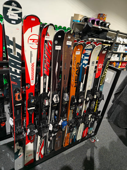 Rek 18: ski's gebruikt tussen 135 - 162 cm