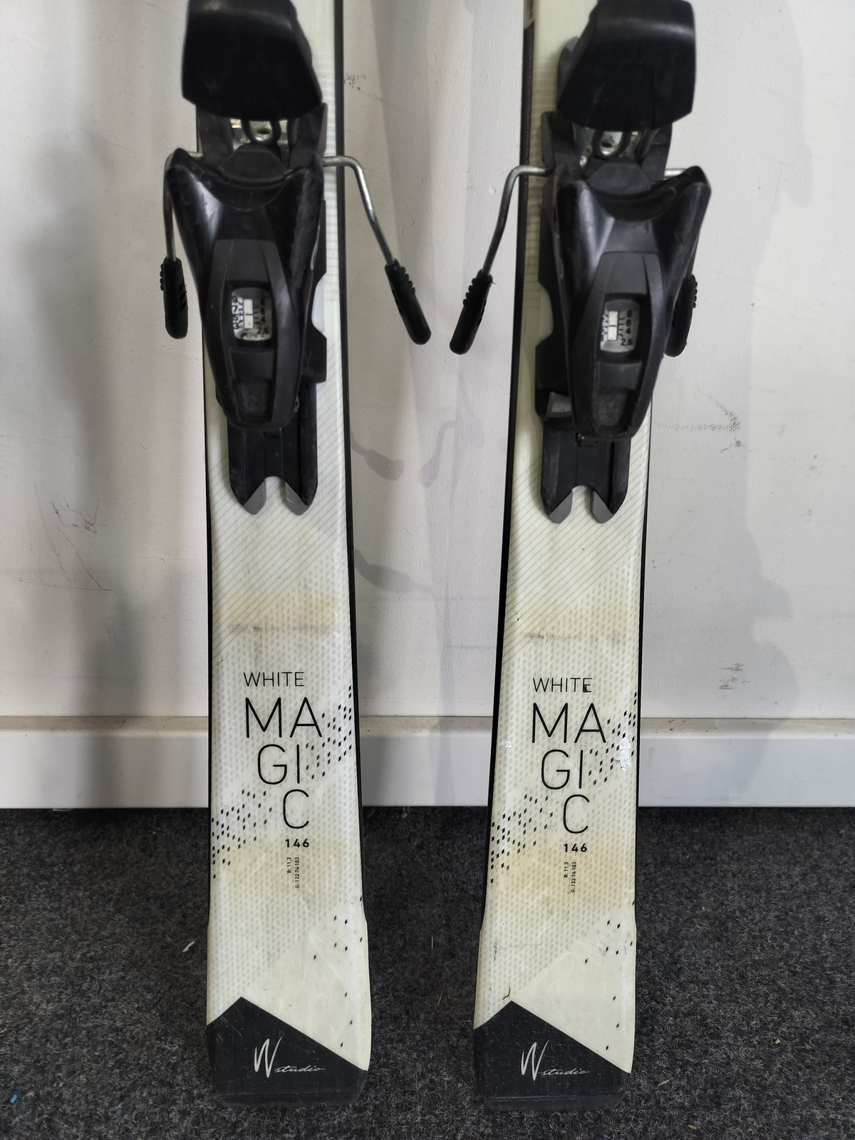 Elan White Magic 146cm