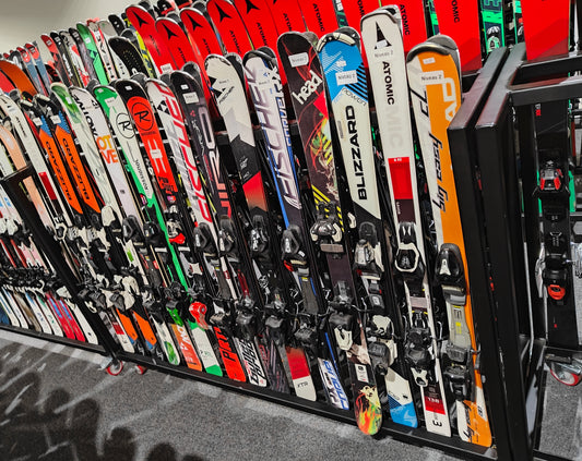 Rek 19: ski's gebruikt tussen 130 - 148 cm