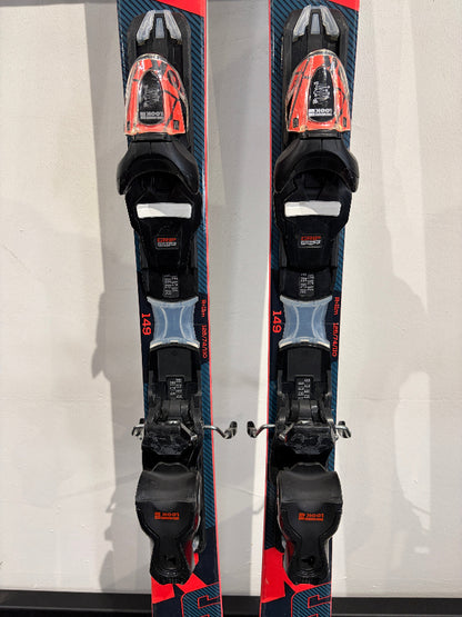 Close up van de gripwalk bindingen op de Rossignol React 6 Impact