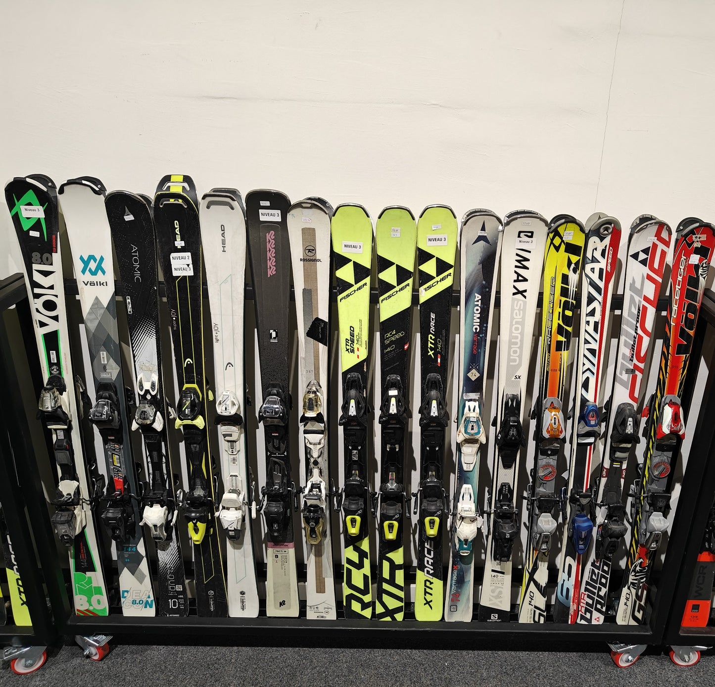 Rek 2: ski's gebruikt tussen 140 - 144 cm