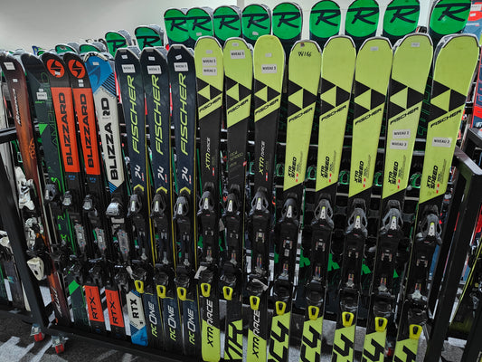 Rek 6: ski's gebruikt tussen 152 - 155 cm