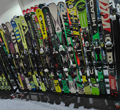 Rek 7: ski's gebruikt tussen 155 - 158 cm