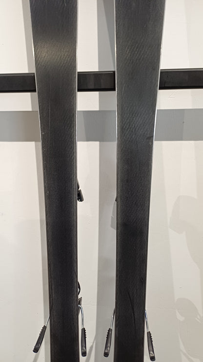Elan black magic 158 cm