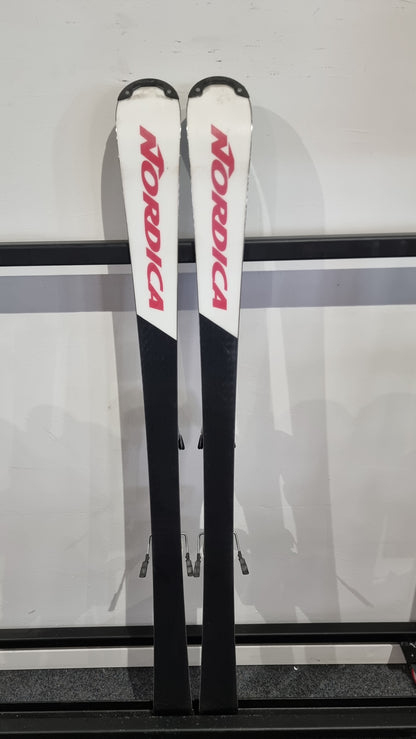 Nordica Dobermann SLJ 143cm