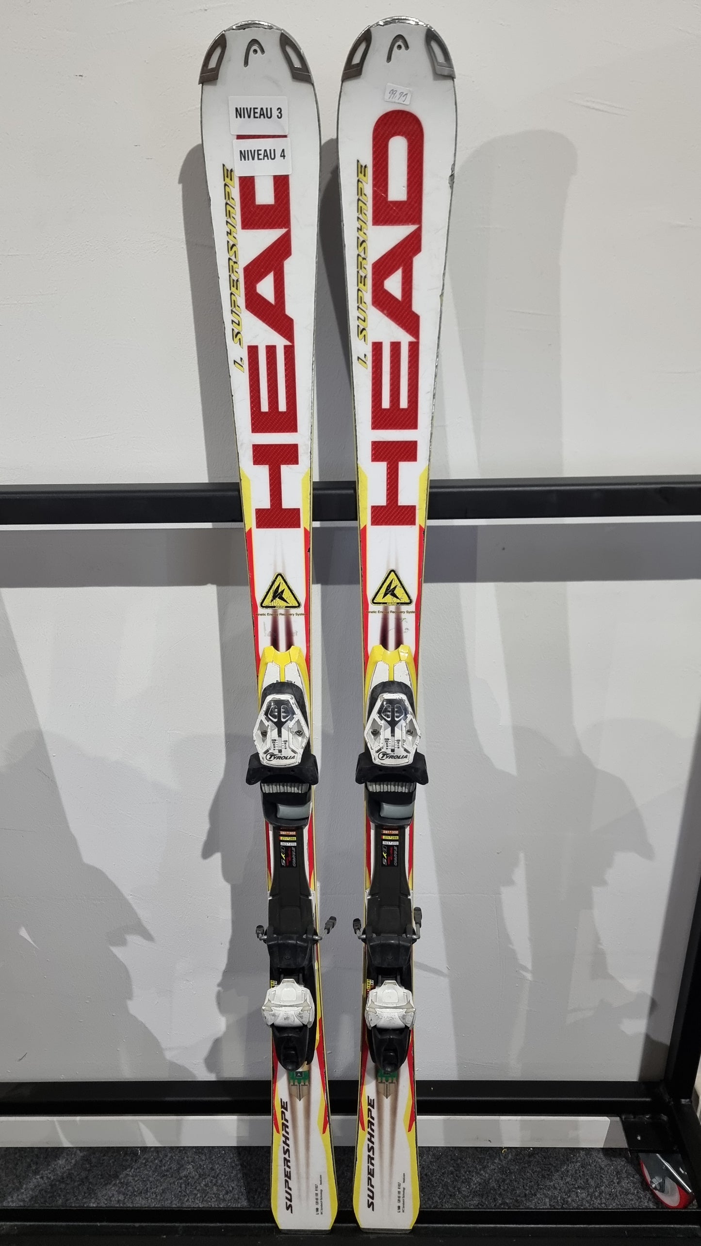 Head I. Supershape 160cm