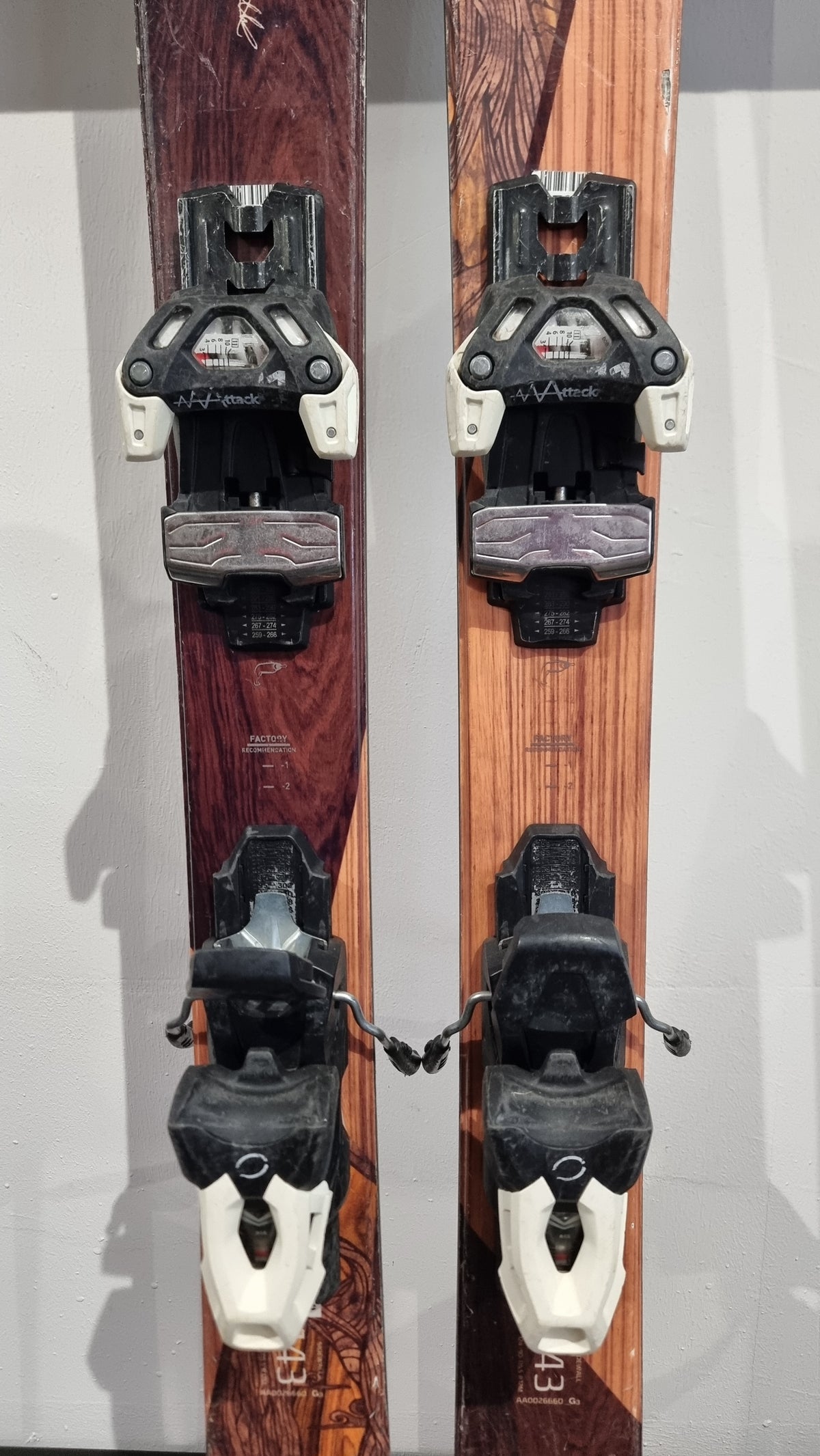 Atomic Bentchetler 143cm