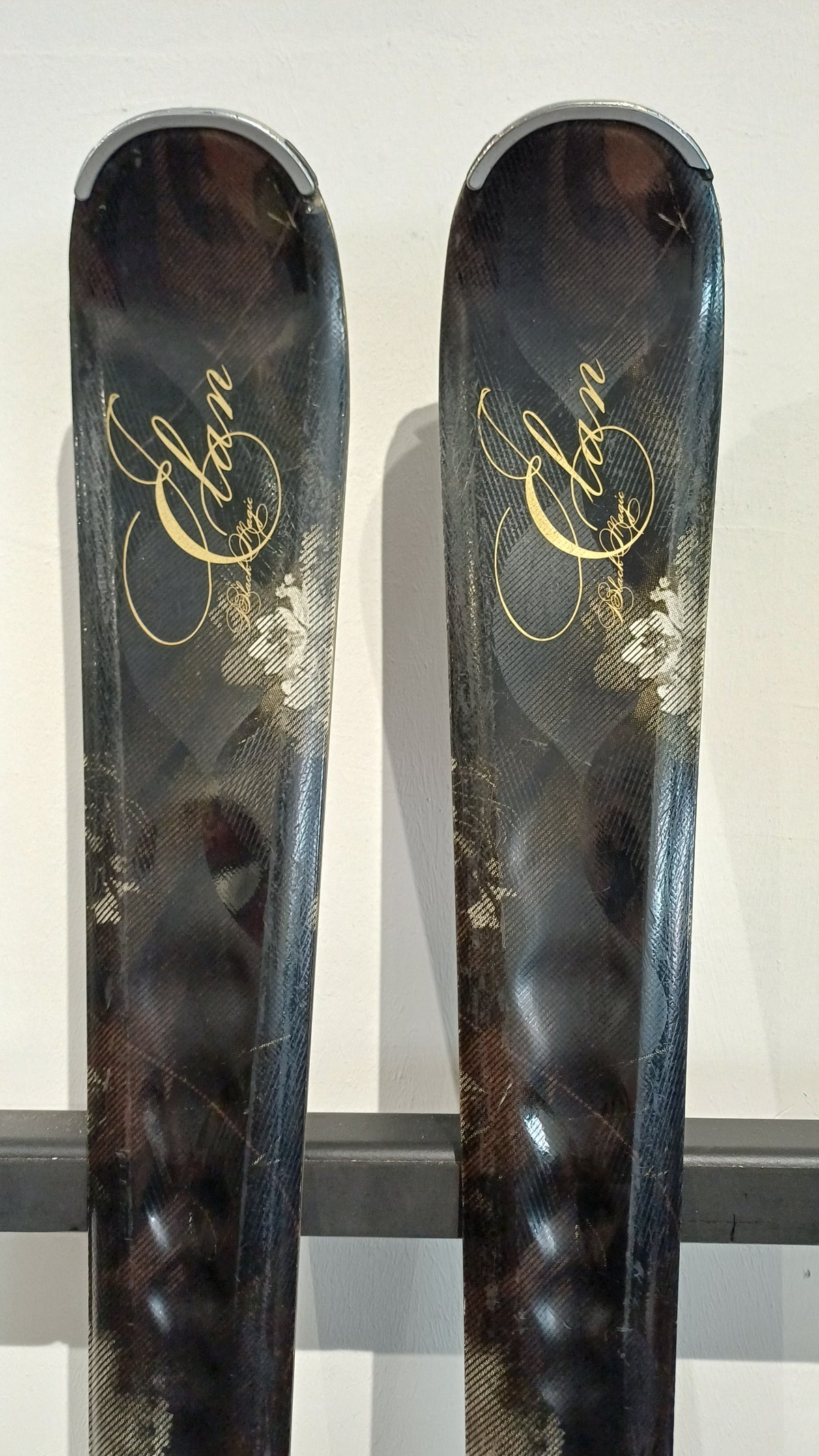 Elan black magic 158 cm