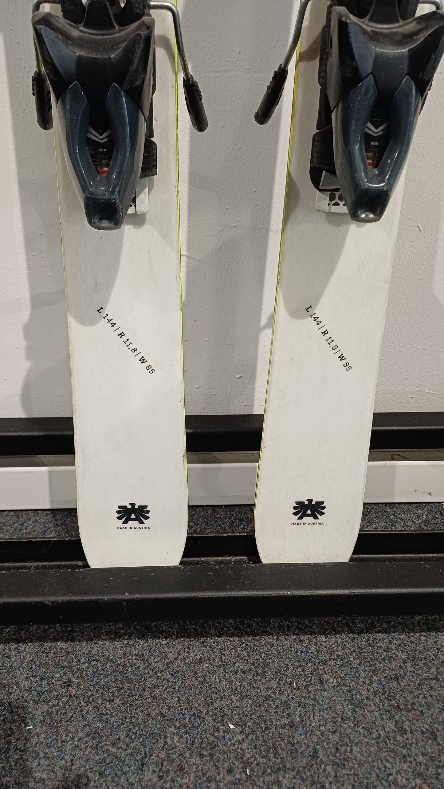 Kastle LX 85 144 cm