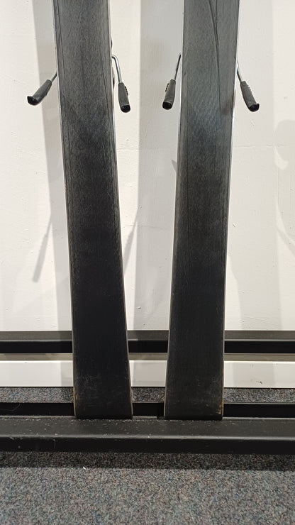 Elan black magic 158 cm