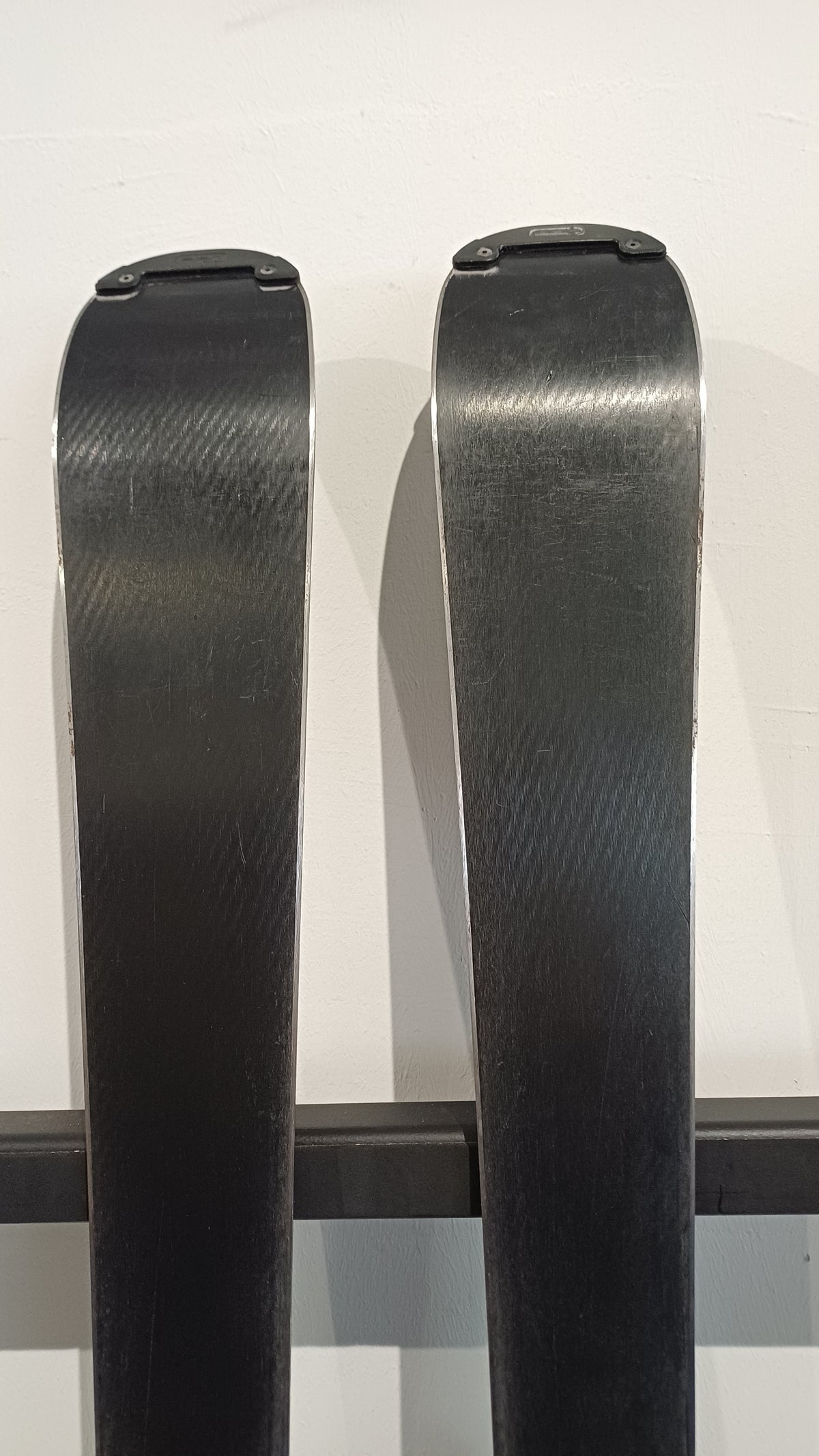 Elan black magic 158 cm