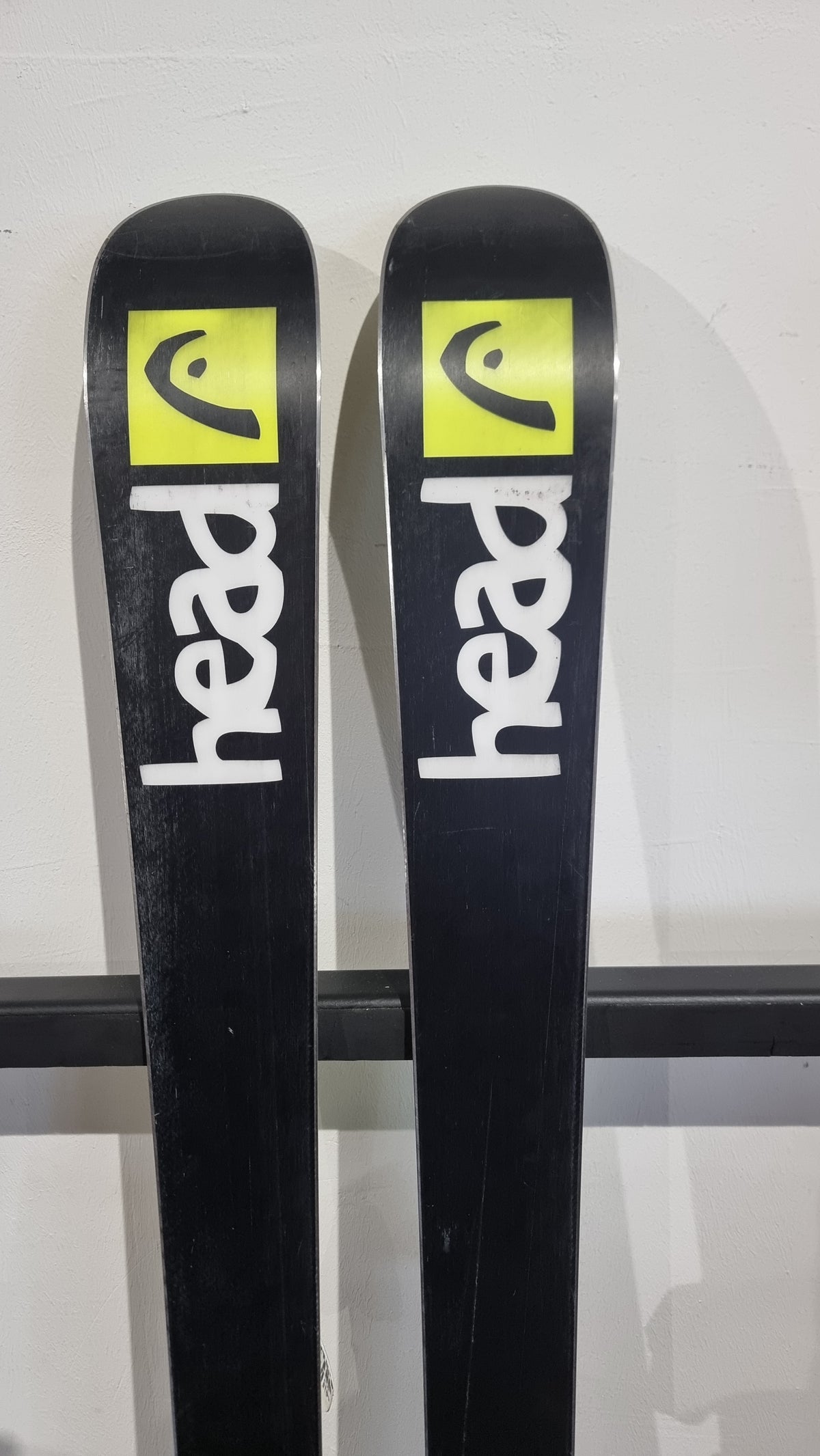 Head Framewall Eightyfour 161cm