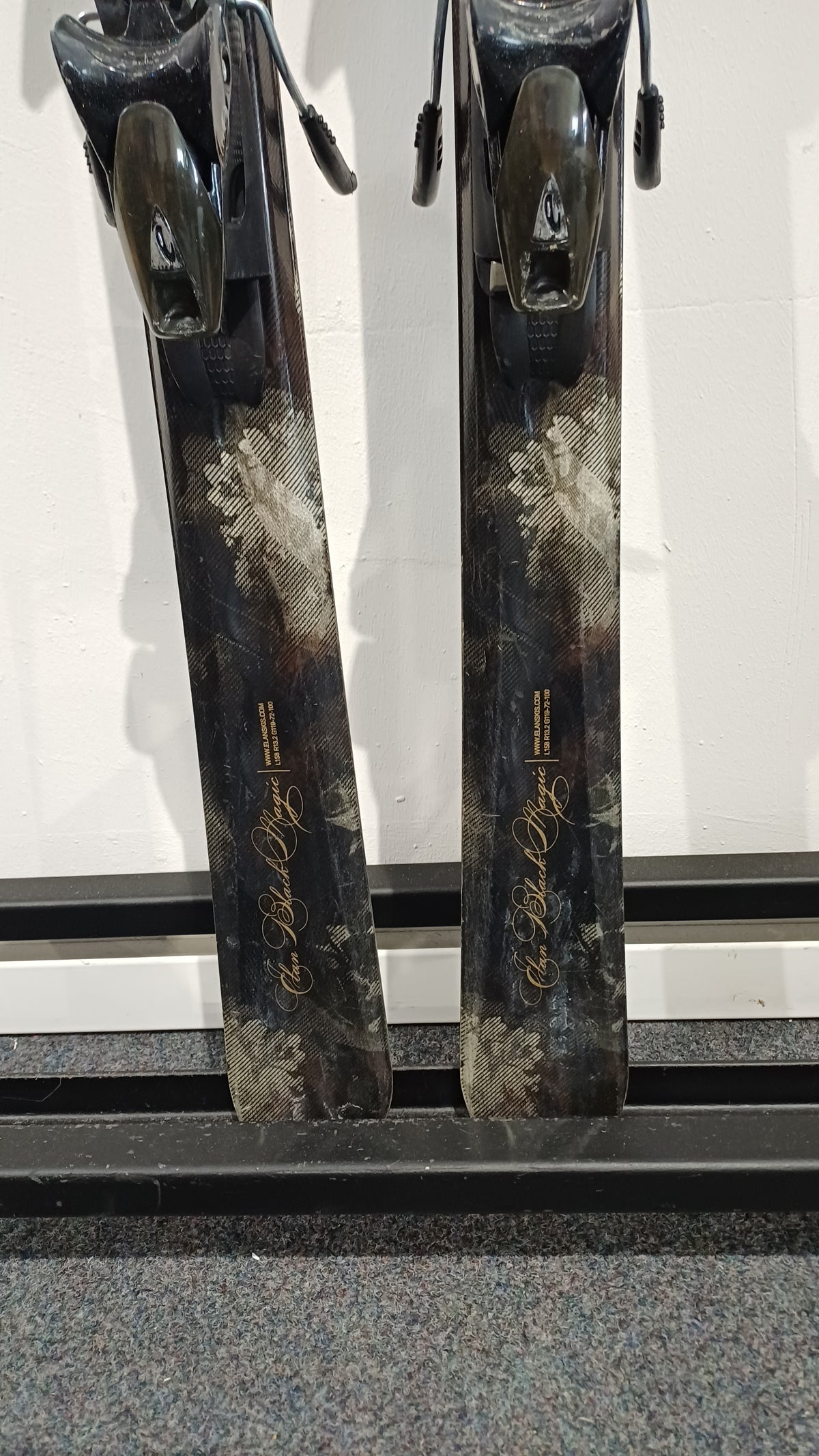 Elan black magic 158 cm